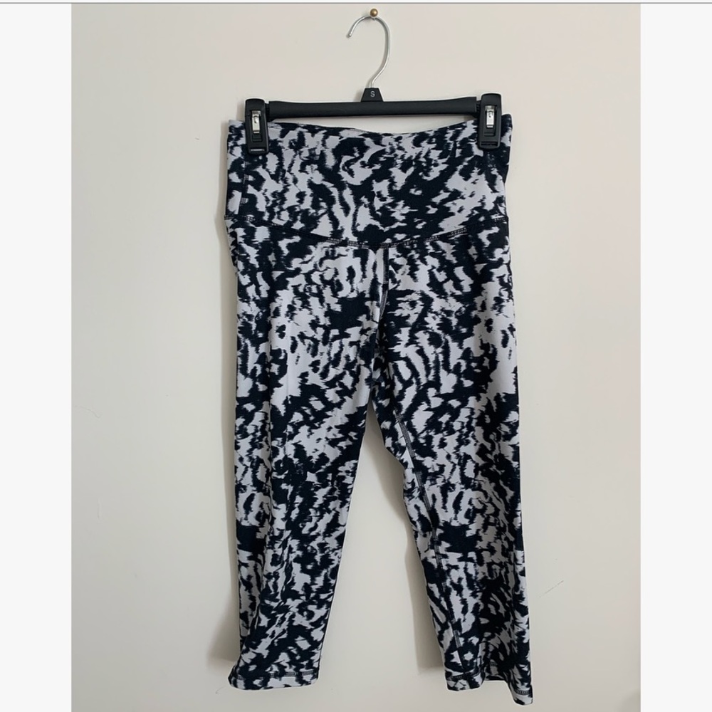 Old Navy Active Go-Dry Workout Leggings